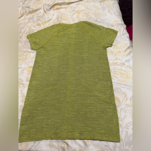 LULULEMON WOMENS ATHLETIC TOP SHIRT MULTICOLOR GREEN SIZE 8 - Picture 2 of 5